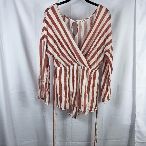 Essue Romper Wrap Front Stripes Quarter Flare Sleeves Tie Belted Waist Keyhole - Picture 3 of 13